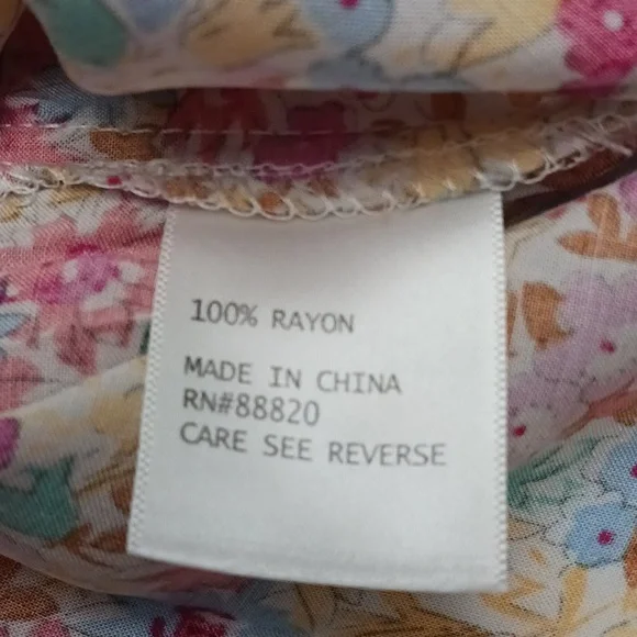 Jones New York size 2X women's colorful floral pull-on blouse. - Picture 10 of 16
